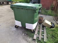 Ремонт прогоревшего пластикового контейнера для сборки ТБО